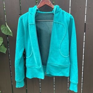 💵📉 Lululemon Turquoise Scuba Hoodie polka dot accent